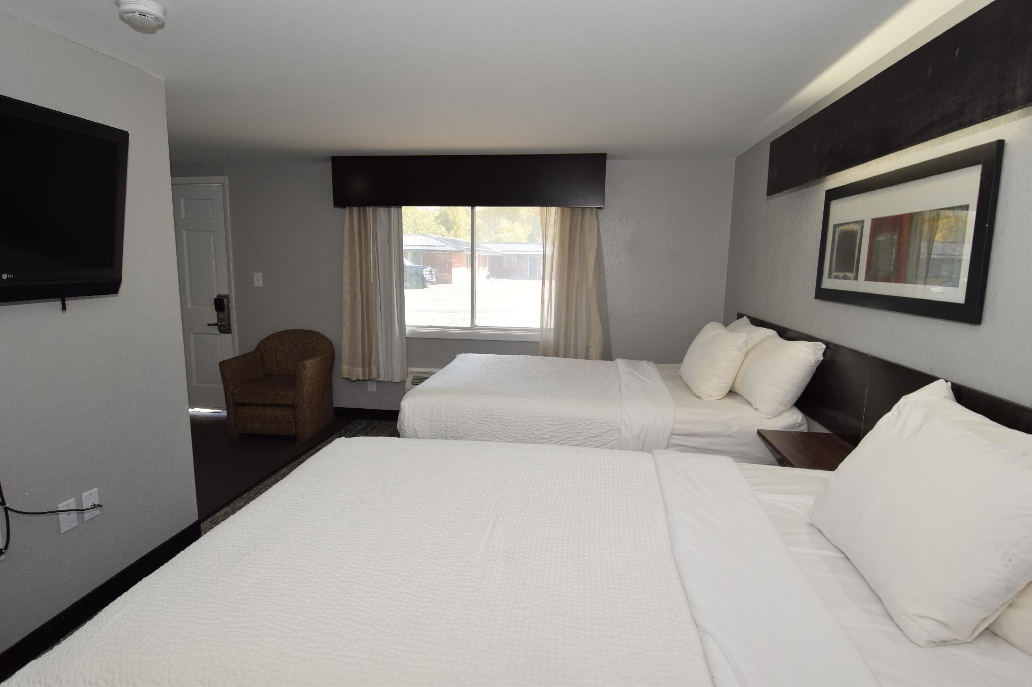 2 Full Beds, Wetbar