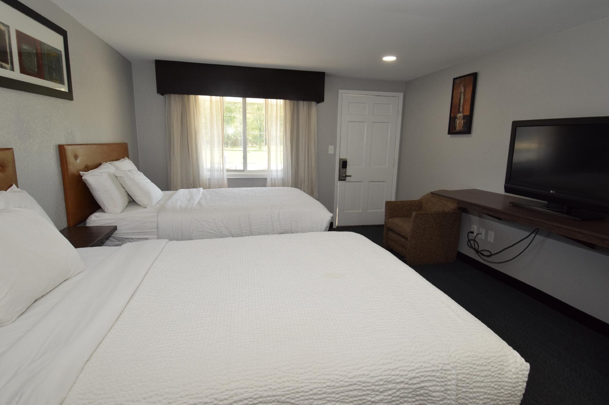 2 Queen Beds Standard