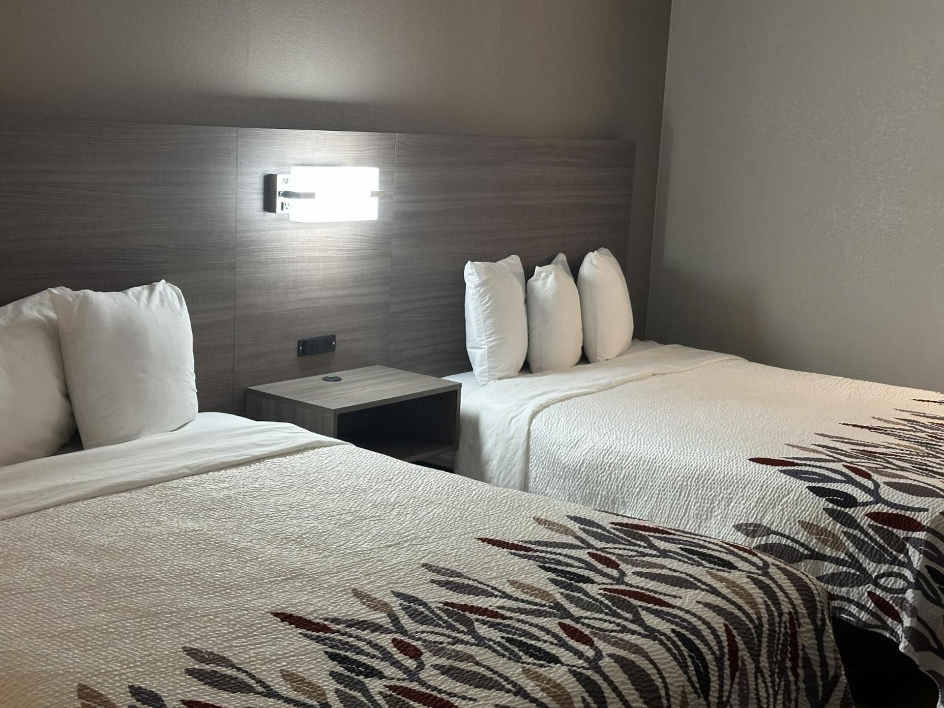  Superior Room with Two Queen Beds Non-Smoking