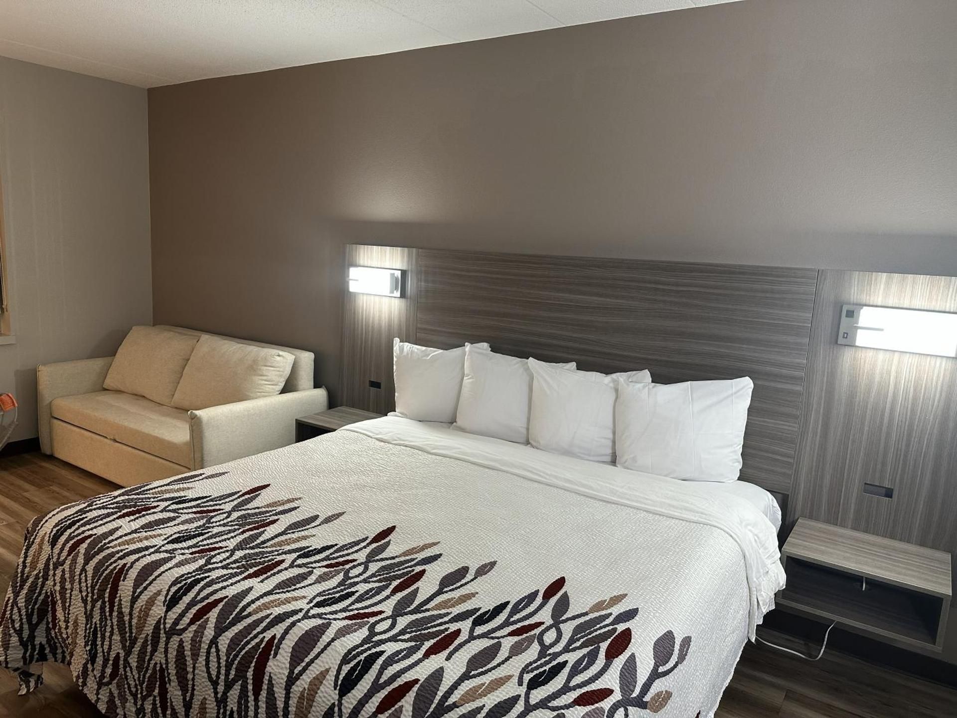  Suite King Room Non-Smoking 