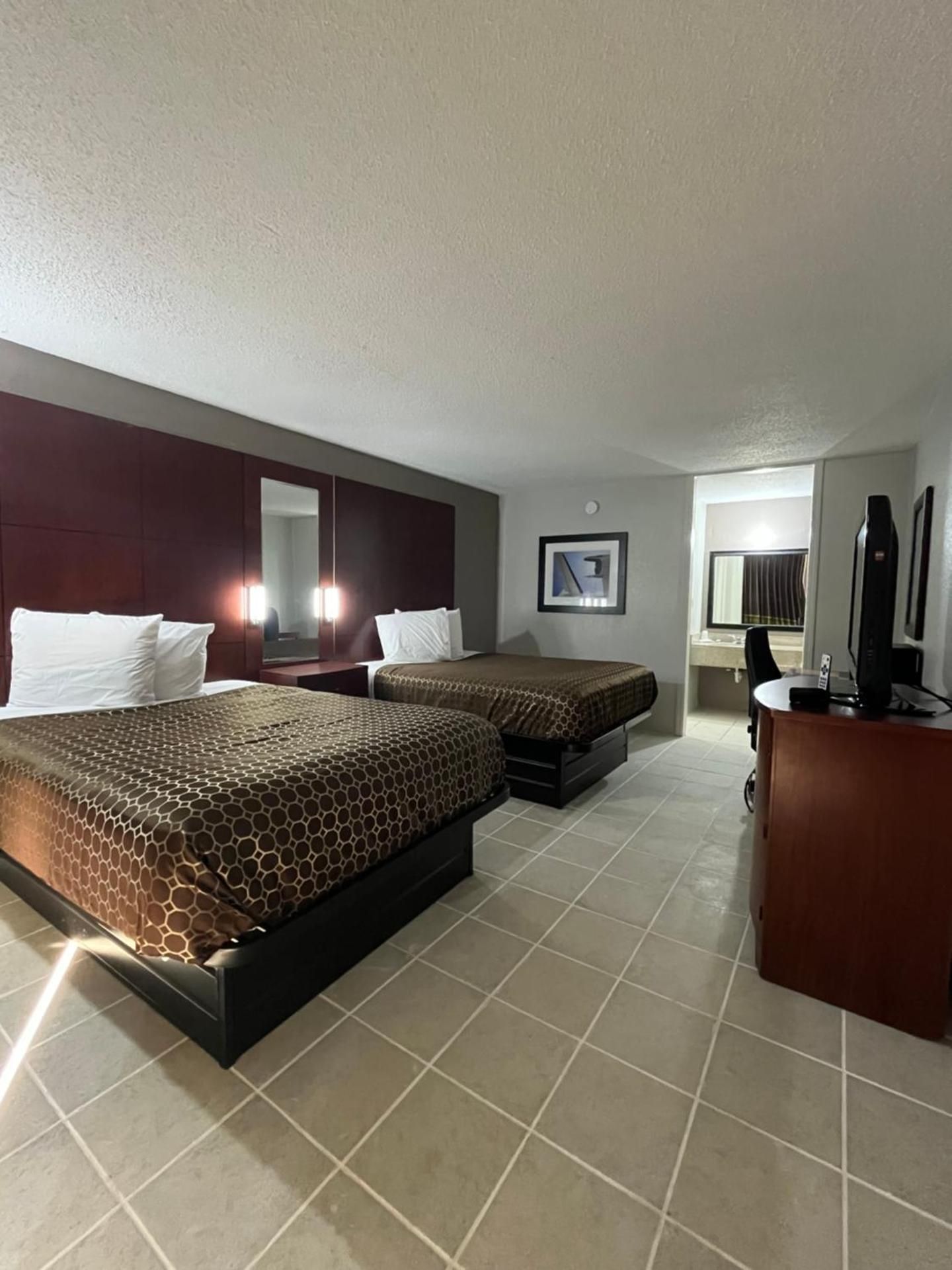 Deluxe Queen Room