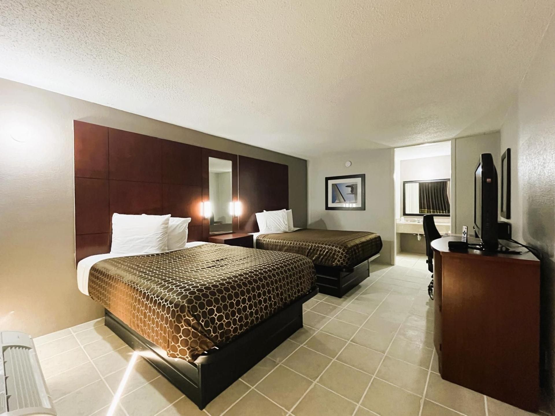 Deluxe Queen Room
