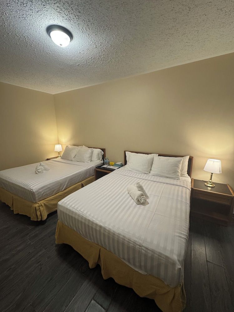 Kenricia Hotel Standard Room, 2 Queen Beds 3