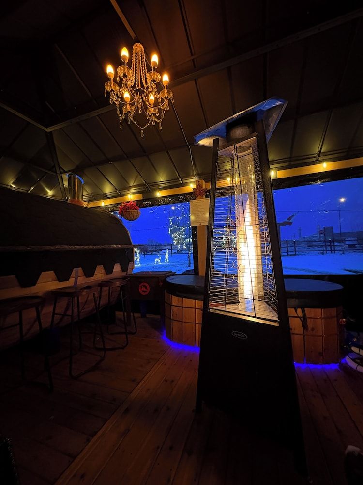 Prairie Junction Cabins Stettler Family Cabin 8