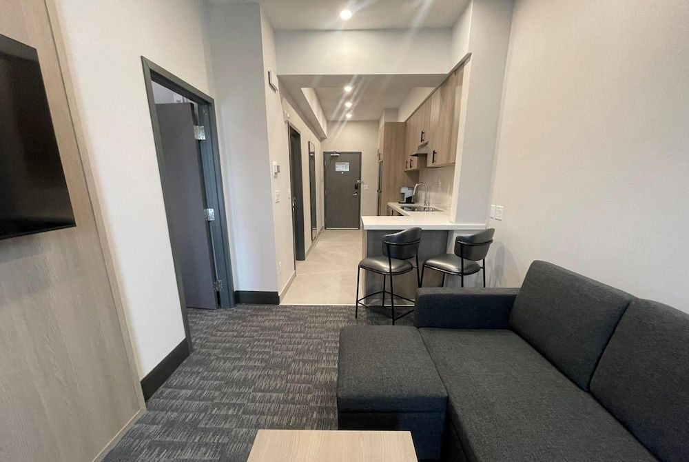 La Quinta Inn & Suites By Wyndham Kelowna Bc Suite, 1 Bedroom, Non Smoking 3