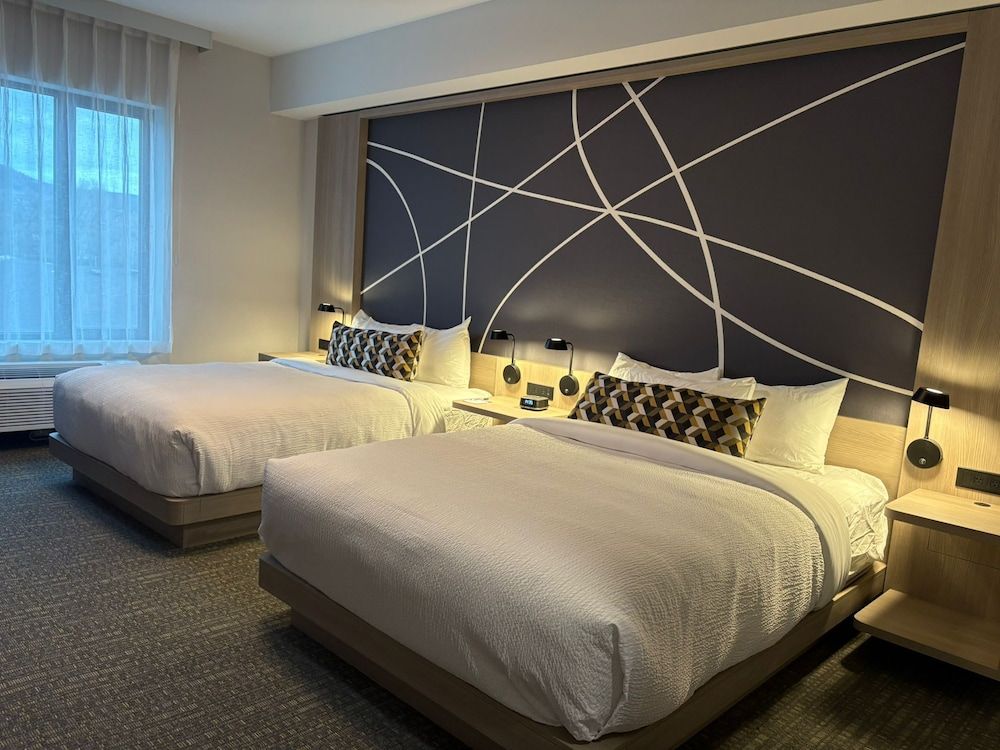 La Quinta Inn & Suites By Wyndham Kelowna Bc Room, 2 Queen Beds, Non Smoking 2