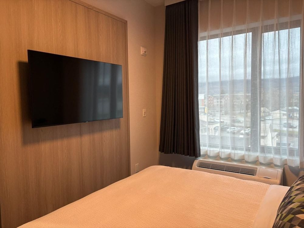 La Quinta Inn & Suites By Wyndham Kelowna Bc Suite, 1 Bedroom, Non Smoking