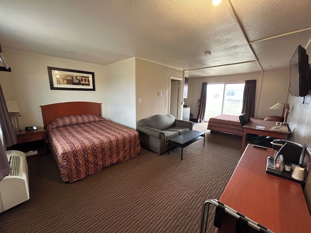 Northern Lights Inn & Suites Standard Double Room 6