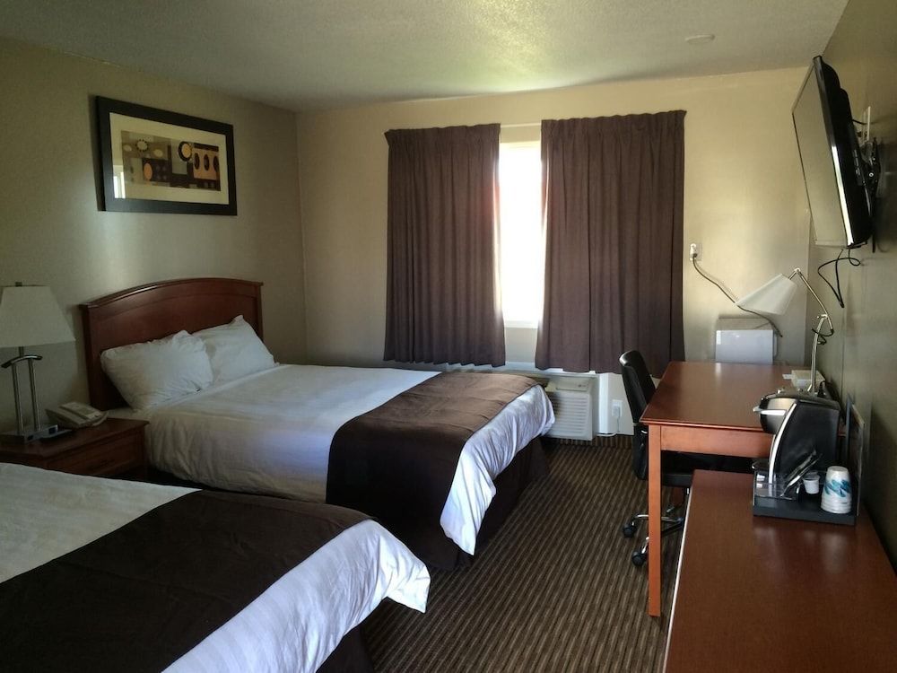 Northern Lights Inn & Suites Standard Double Room 2