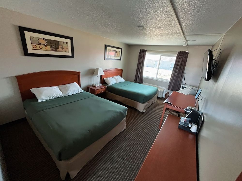 Northern Lights Inn & Suites Standard Double Room 3