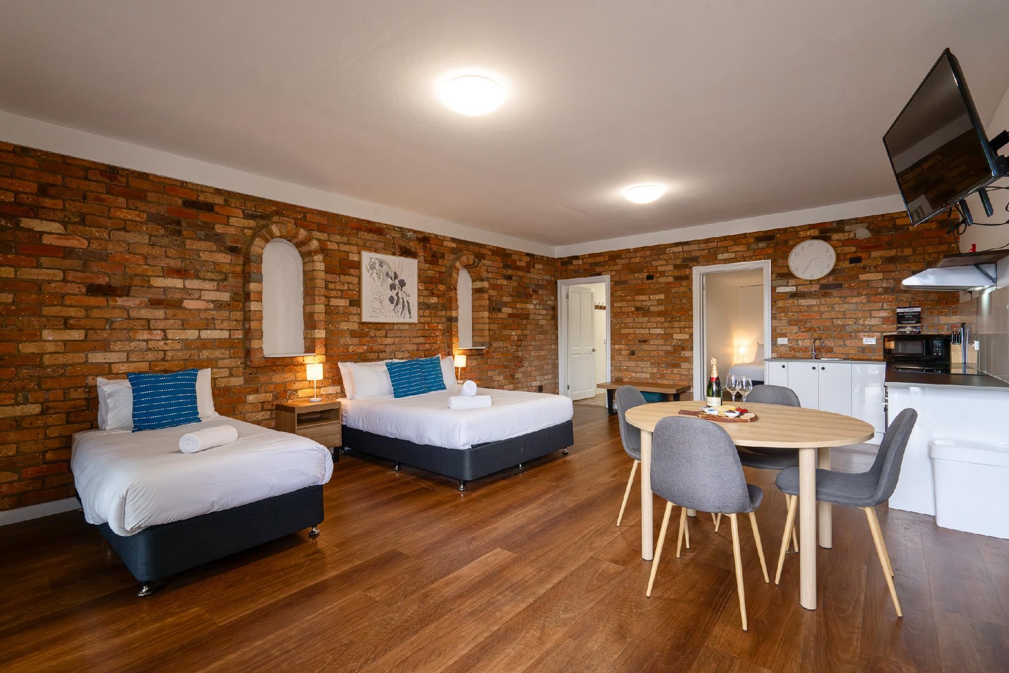 Apartment - 2 Bedrooms
