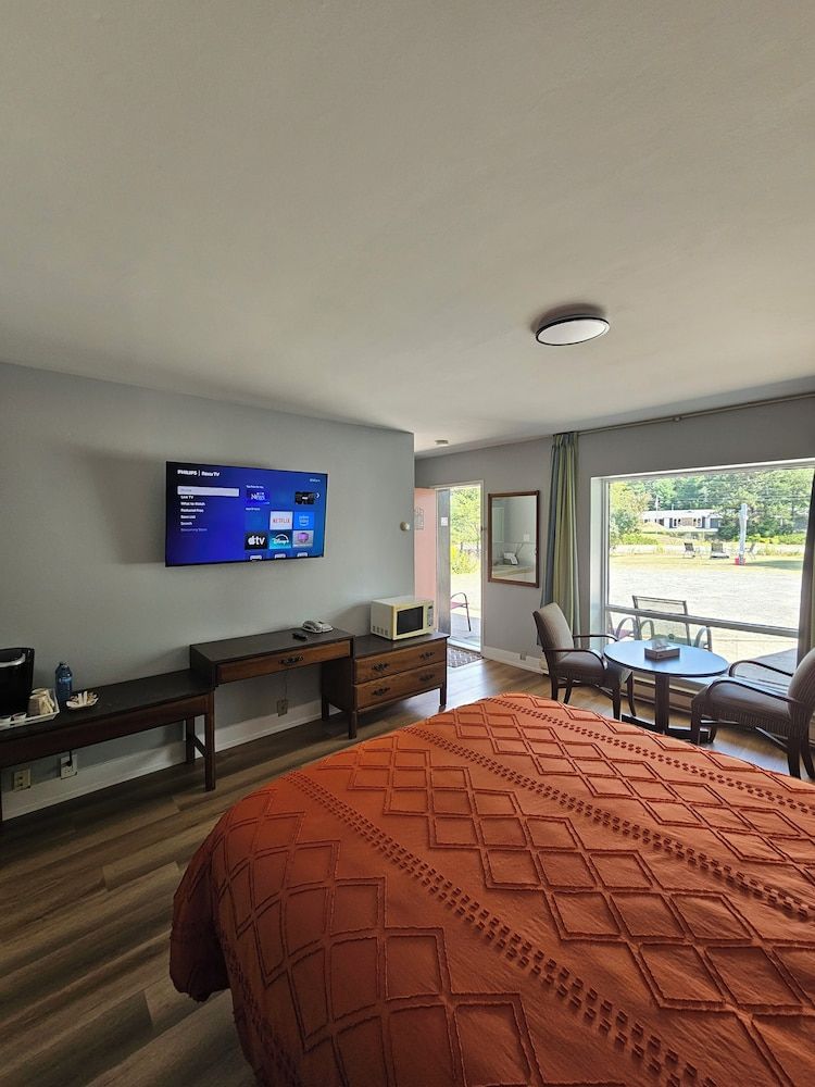 Arrowhead Inn by Baaman's Superior Single Room, 1 Queen Bed 11