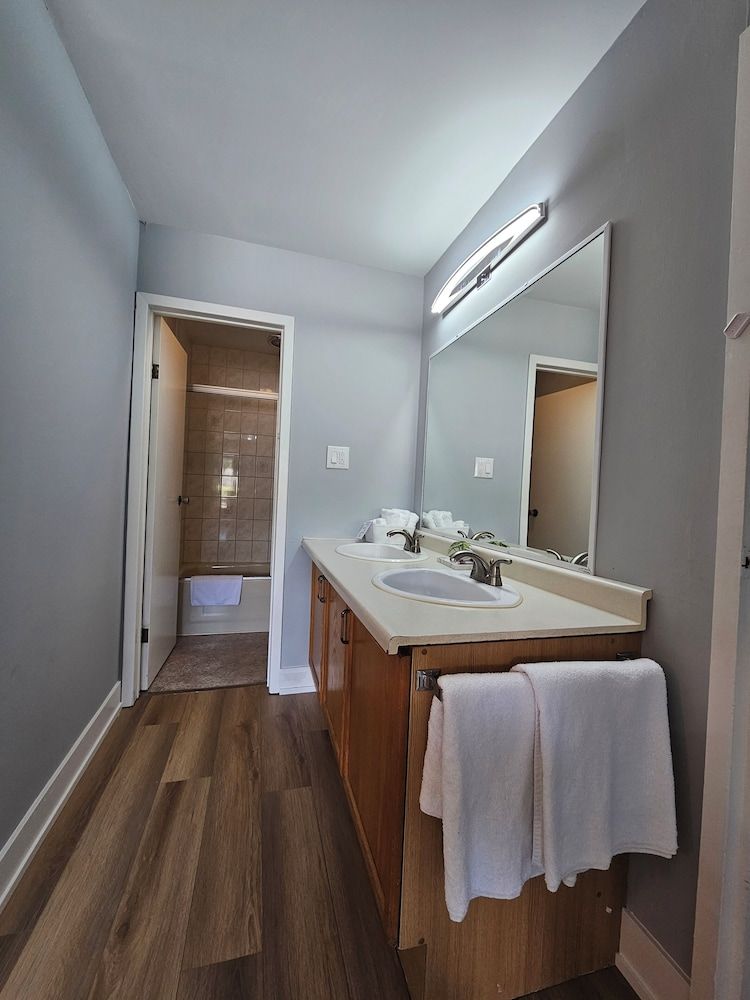 Arrowhead Inn by Baaman's Exclusive Double Room, 2 Double Beds 13