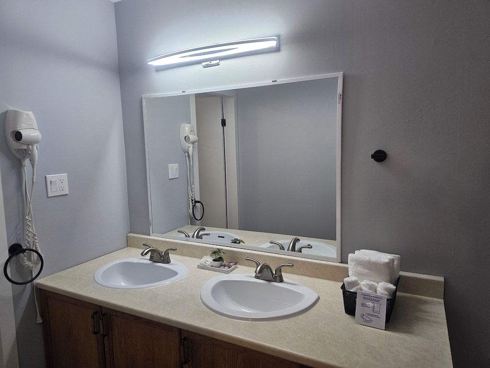 Arrowhead Inn by Baaman's Exclusive Double Room, 2 Double Beds 12