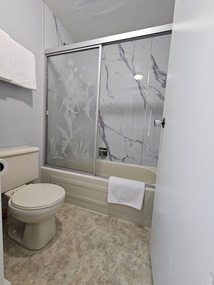 Arrowhead Inn by Baaman's Superior Single Room, 1 Queen Bed 19