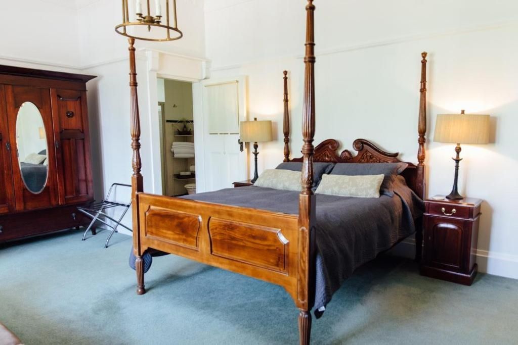 Queen Room with Garden View