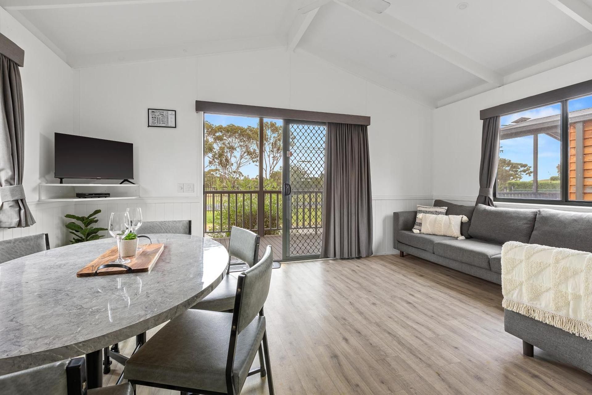 Deluxe Cabin 2BR - Accessible