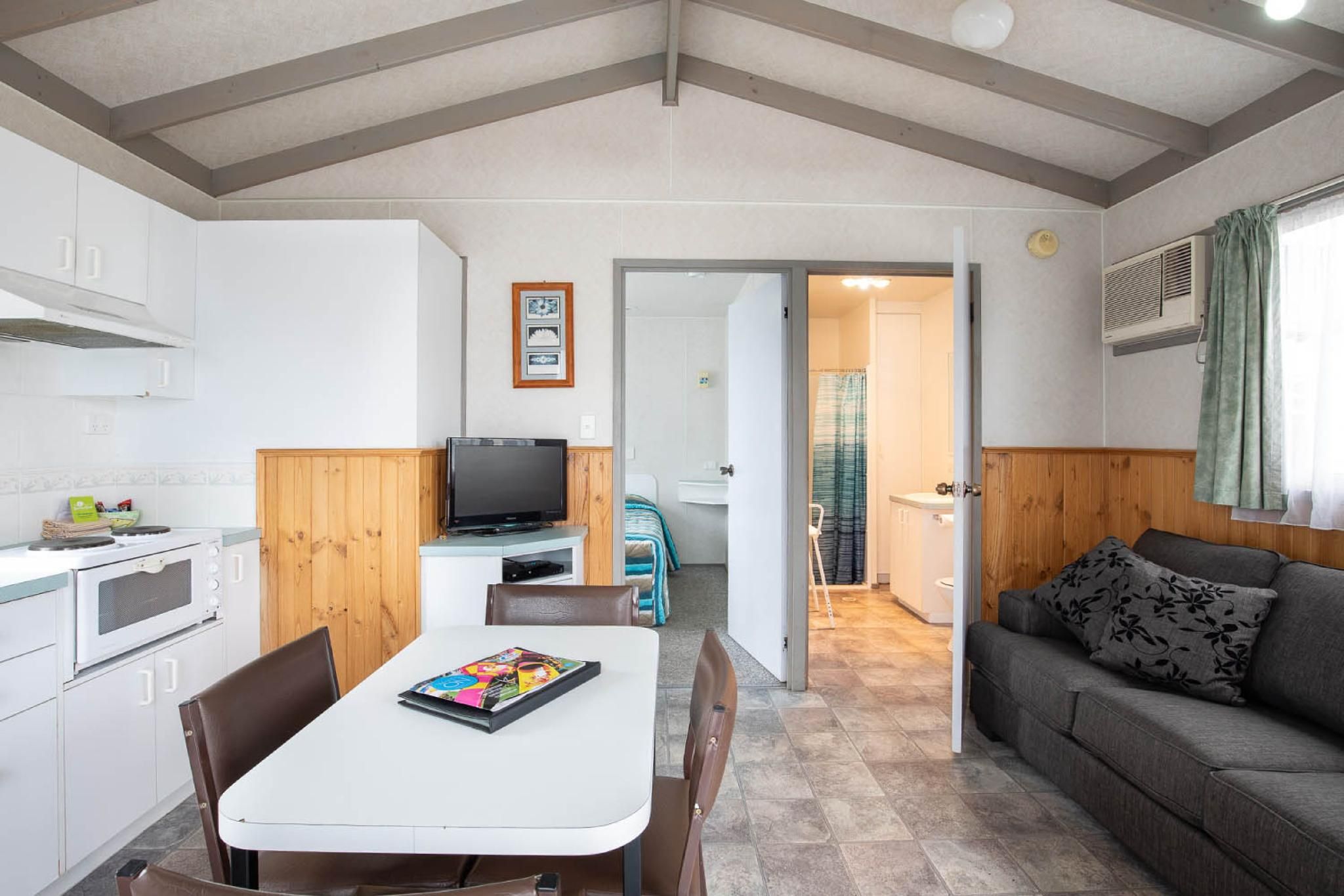 Superior 1 Bedroom Cabin