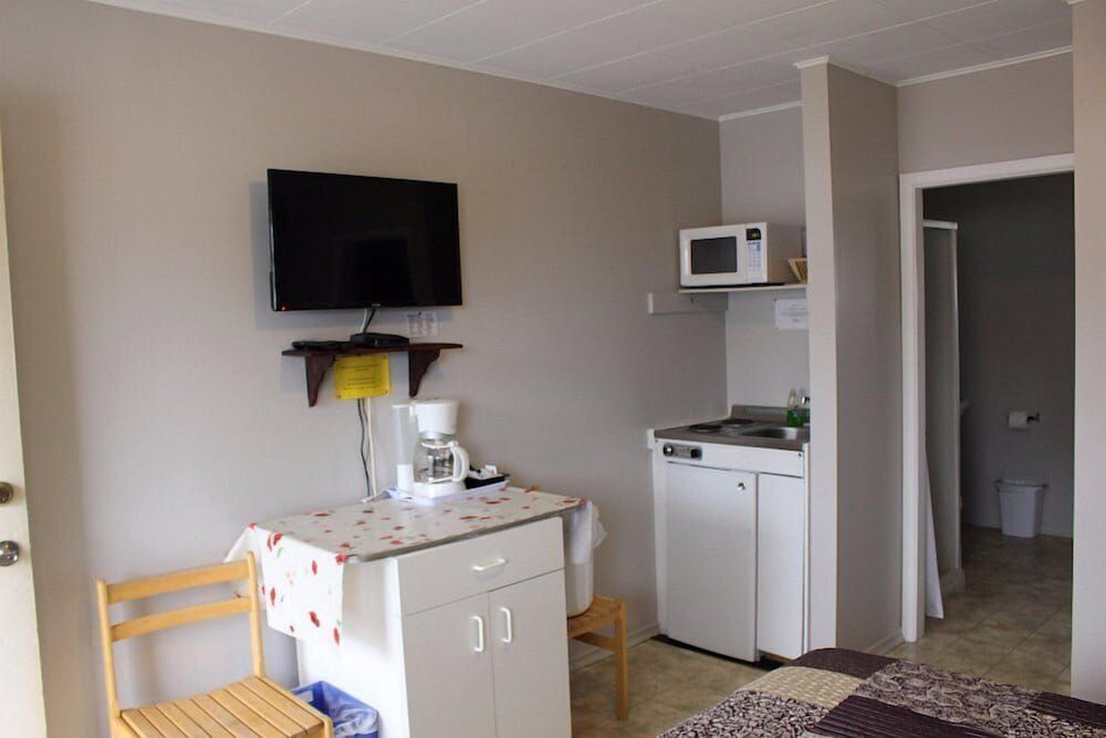 Victorian Motel & RV Park by Capital O Room, Non Smoking, Kitchenette (2 Full Beds) 2