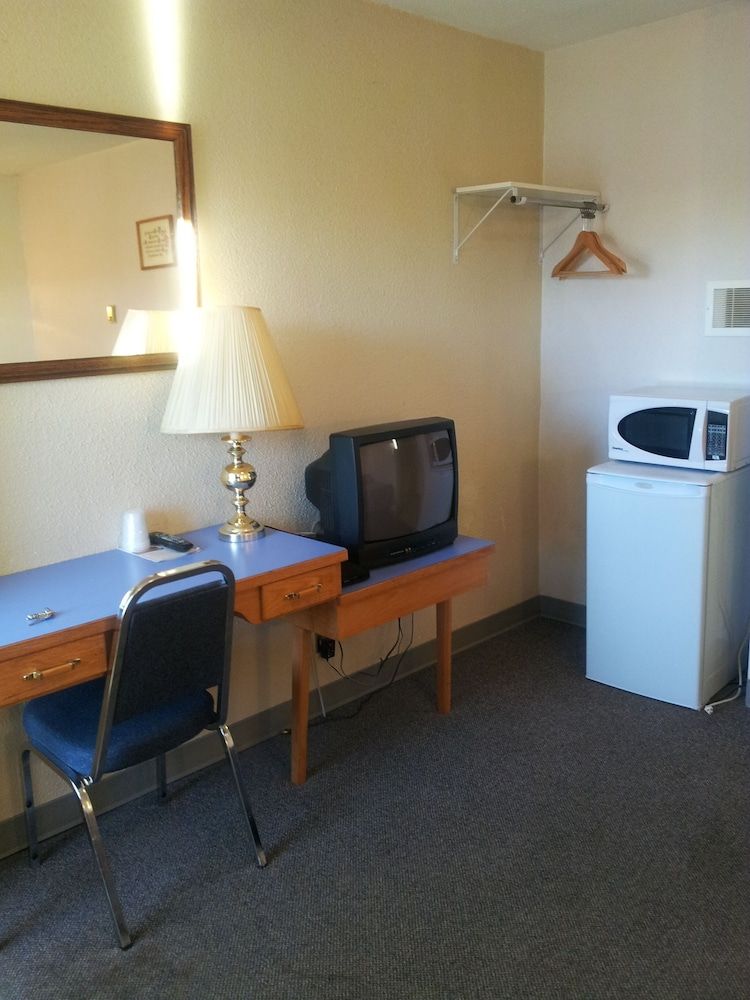 Westwind Motel Basic Single Room 3
