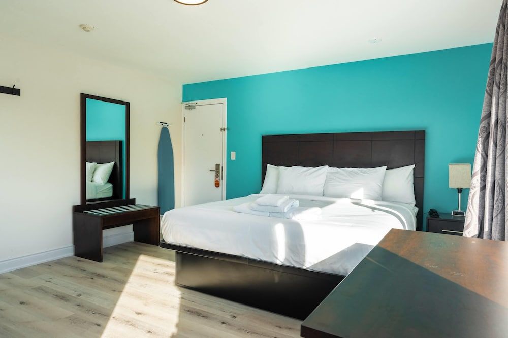 Howard Johnson By Wyndham Brampton 1 King Bed, Non-Smoking 4