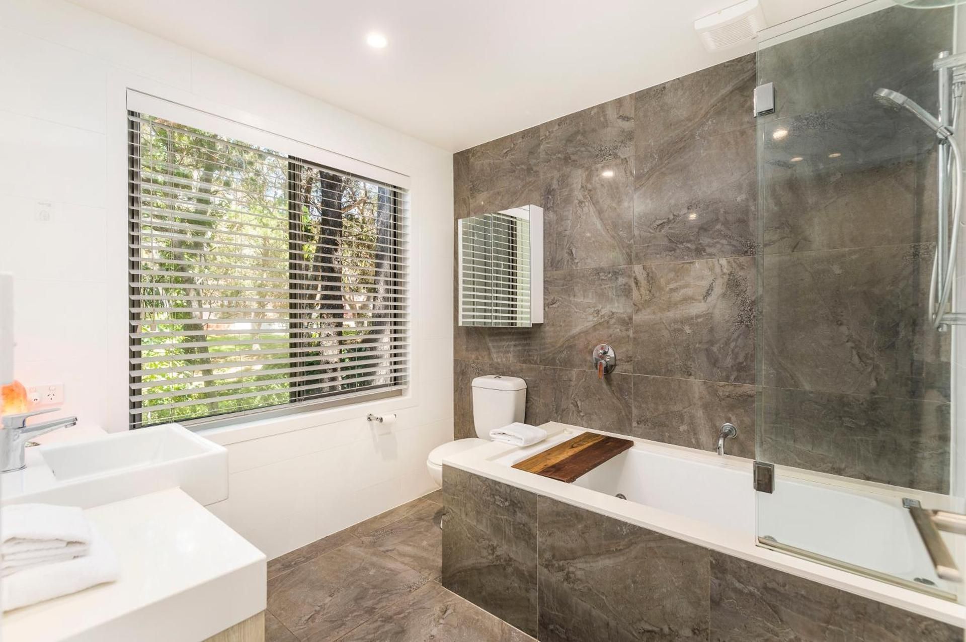 Oasis Apartments and Treetop Houses Two-Bedroom House - Treetop (Sea Eagle) 3