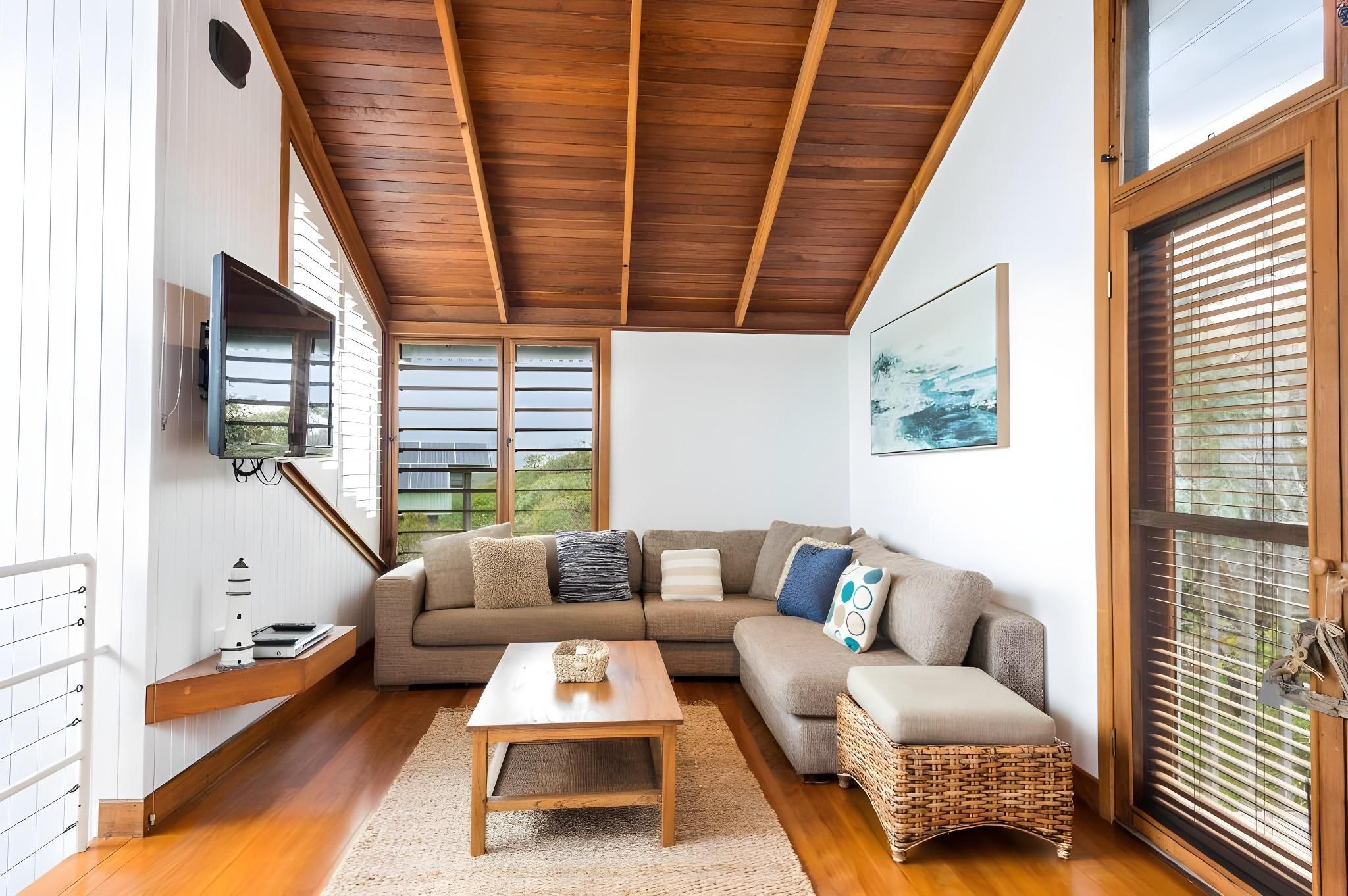 Two-Bedroom House with Hot Tub - Treetop Currawong