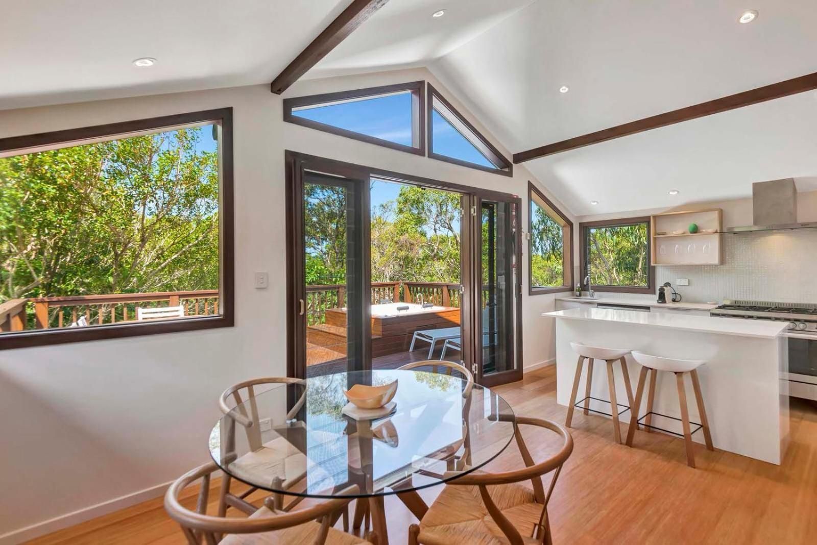 Two-Bedroom House with Jetted bathtub - Treetop (Kookaburra)