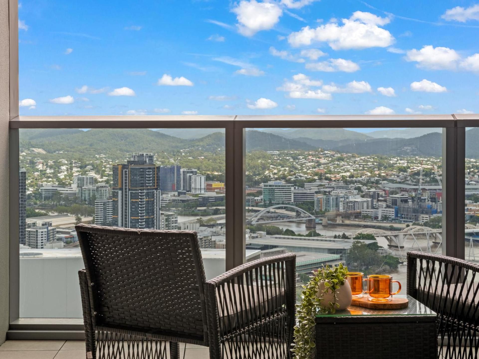 One-Bedroom Apartment with View