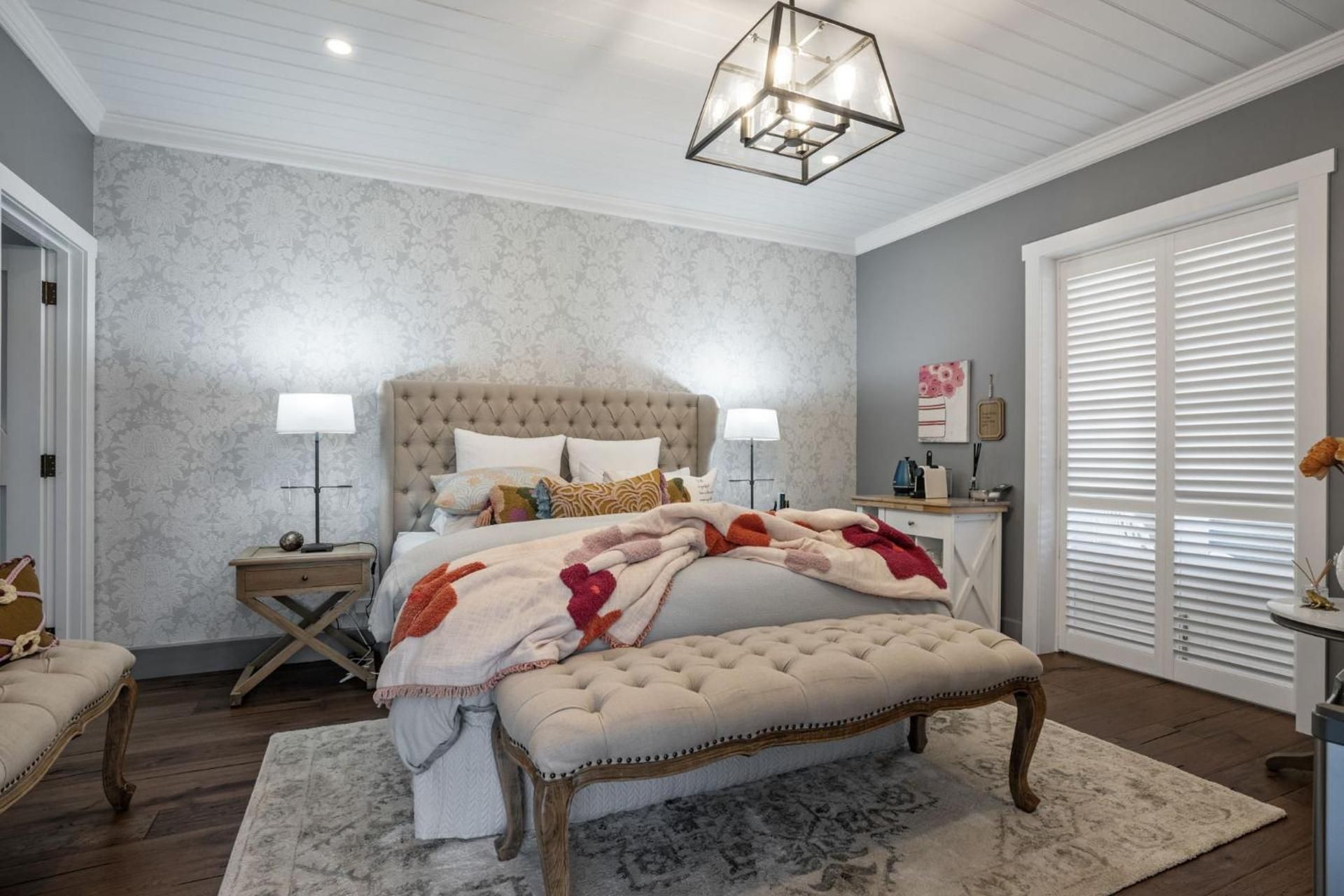 Deluxe King Room