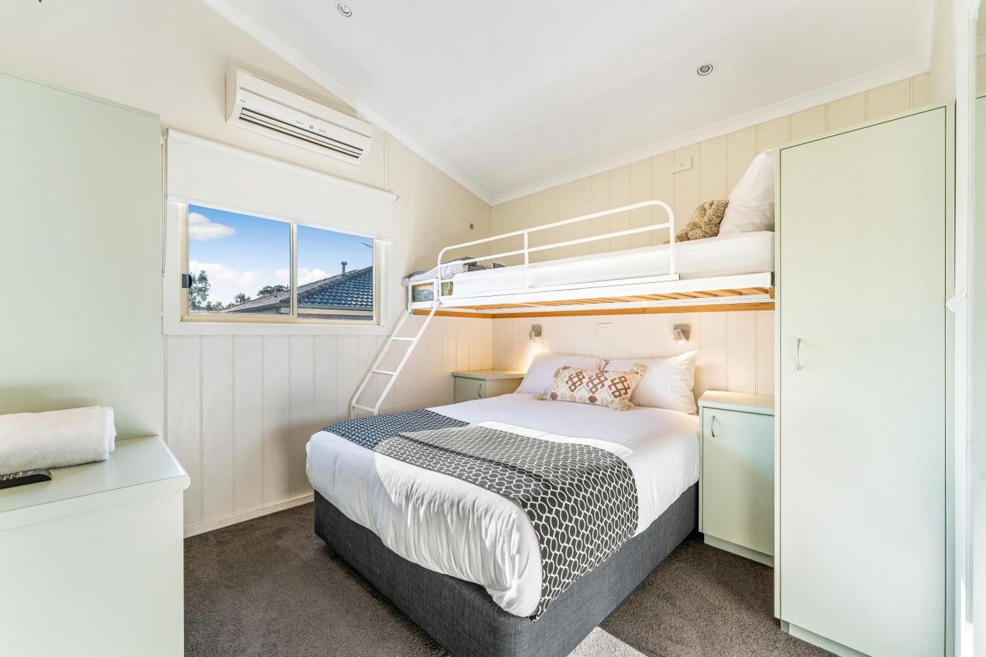 Gold 3 Bedroom 7 Berth