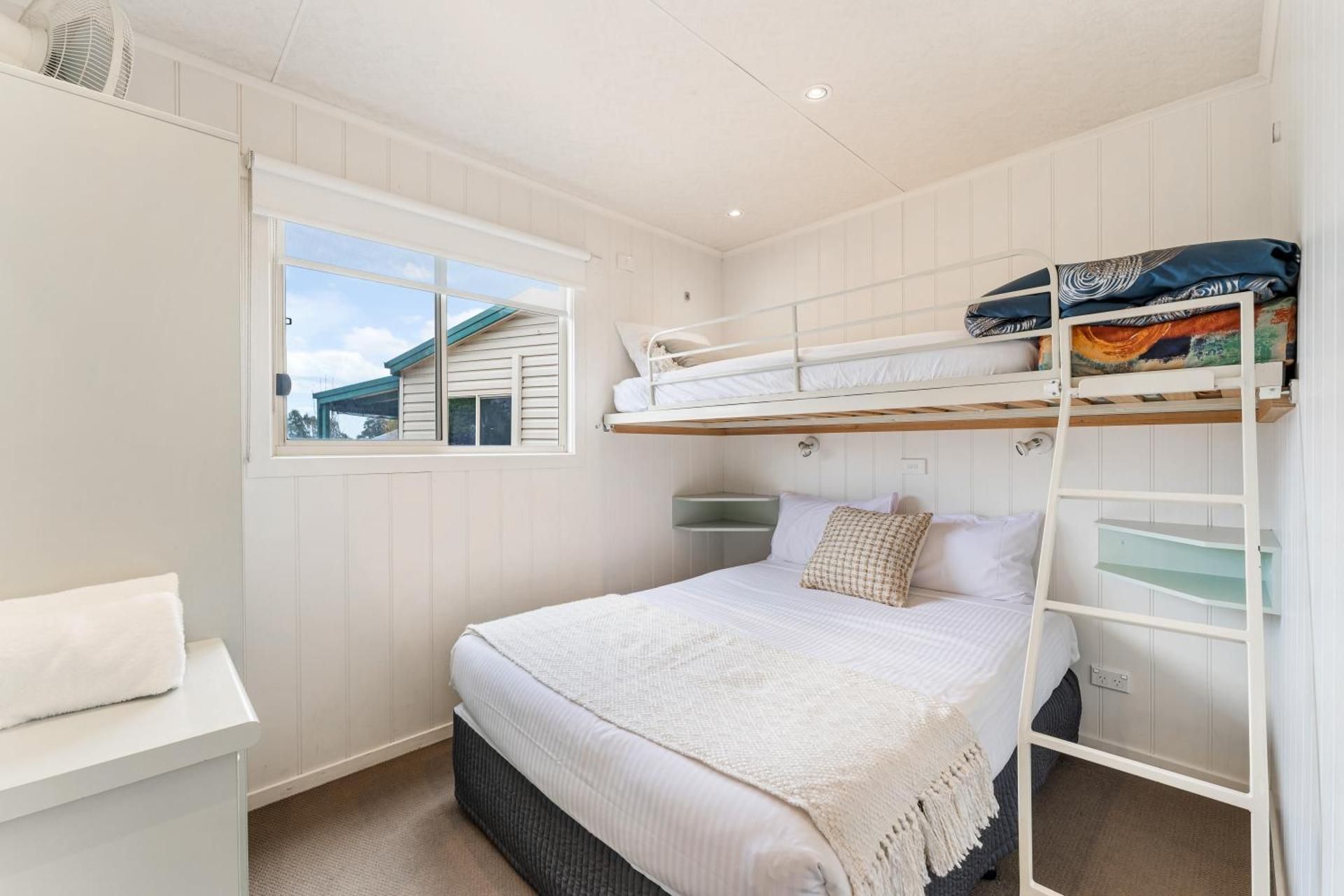 Bronze Accessible 2 Bedroom 5 Berth
