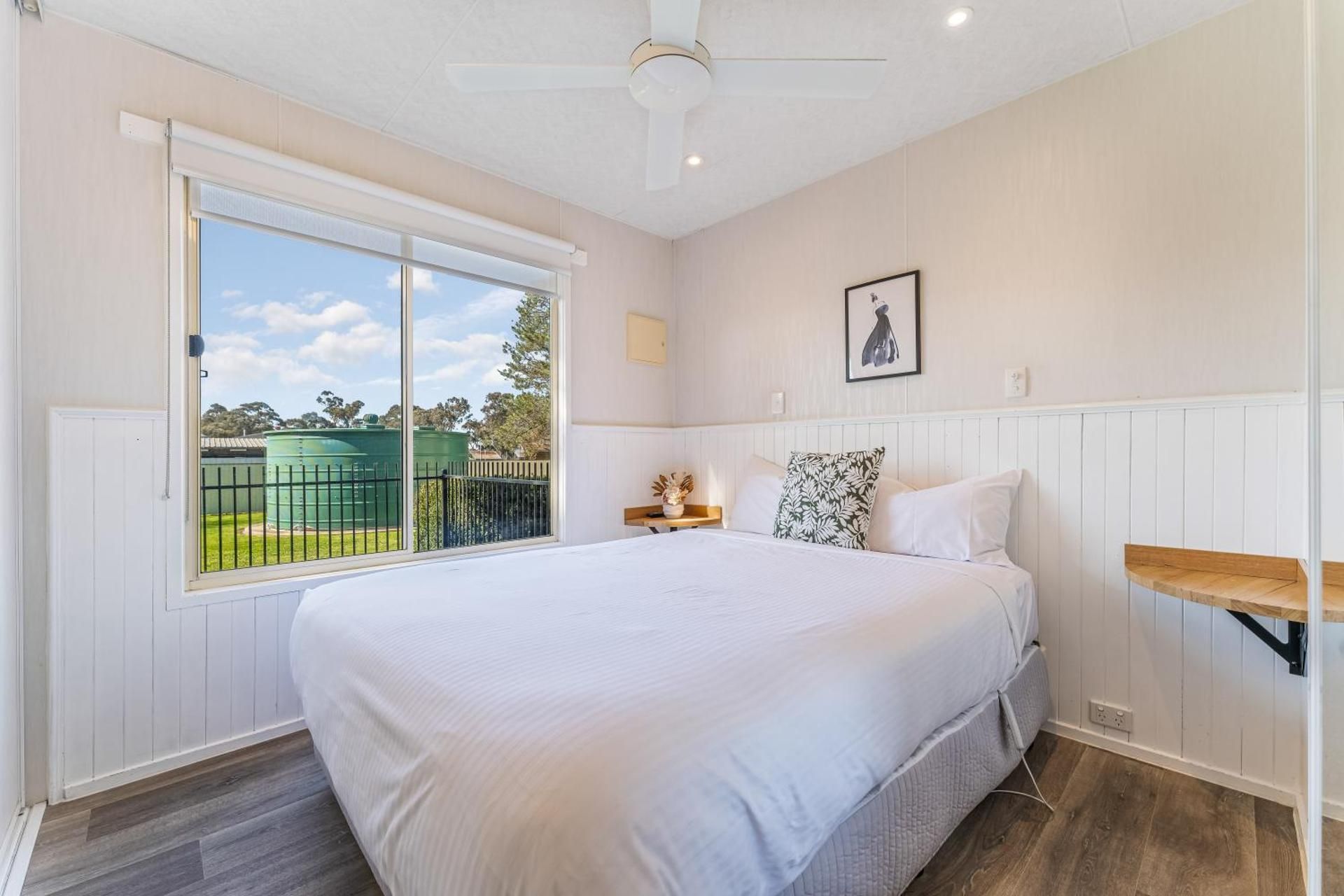 The Dog House 3 Bedroom 6 Berth