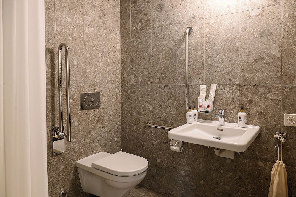 Auberge Port Gitana Comfort Double or Twin Room, Mobility Accessible 6