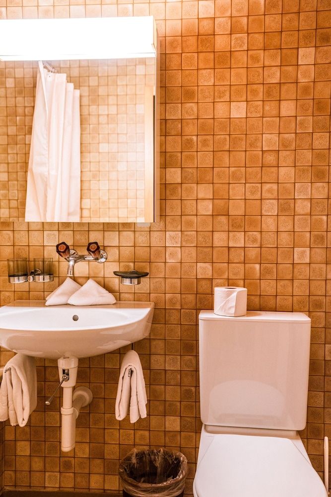 Waldhuus Bellary Basic Double Room, 1 Queen Bed 4