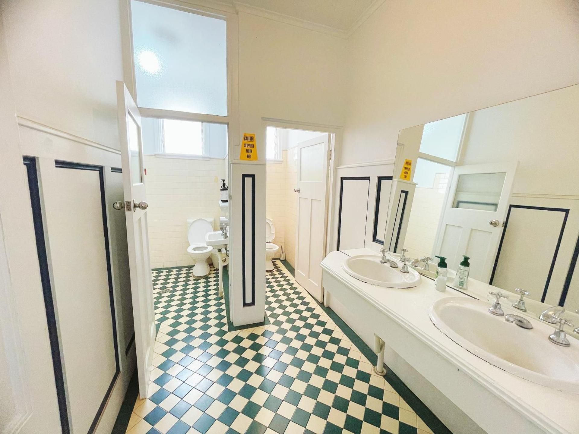 Bed in 6-Bed Mixed Dormitory Room