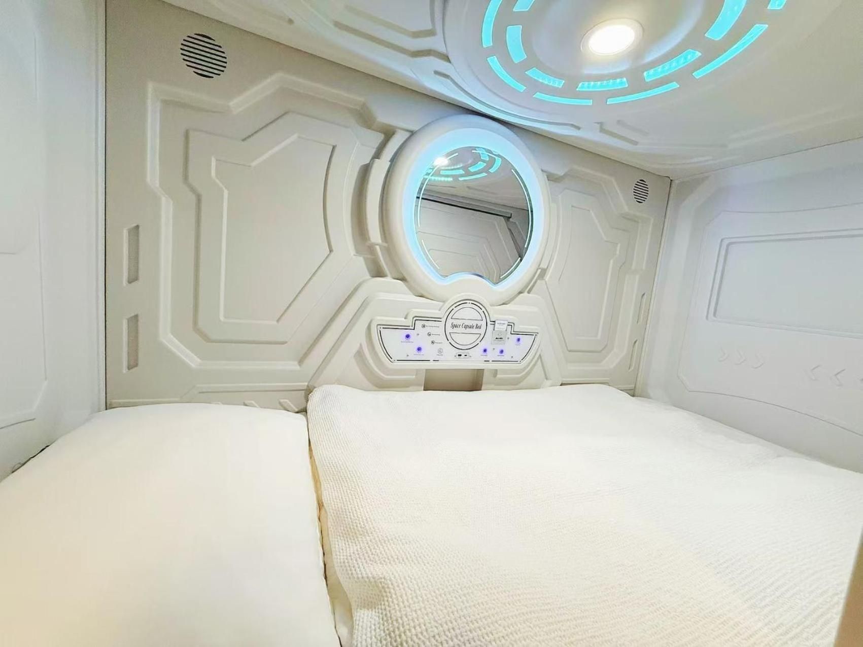 Bed in 6-Bed Mixed Dormitory Room