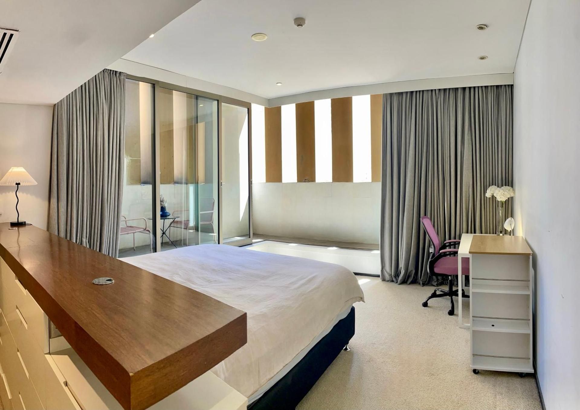 King Room with Spa Bath