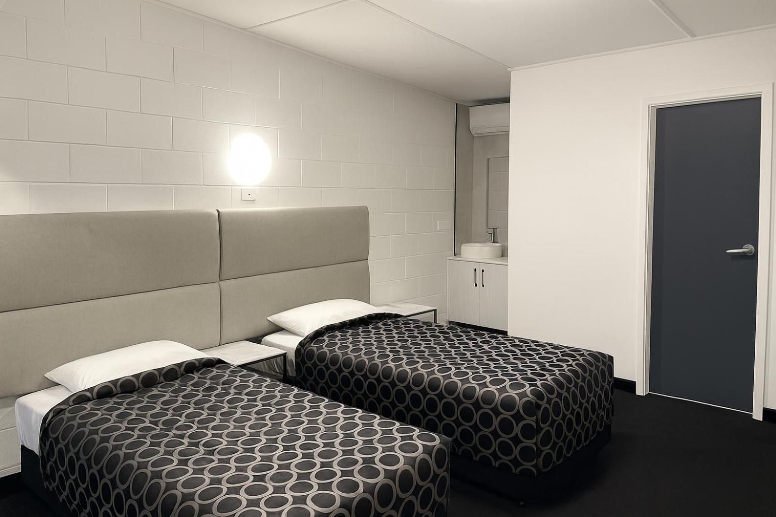 Jolly Knight Motel Twin Room