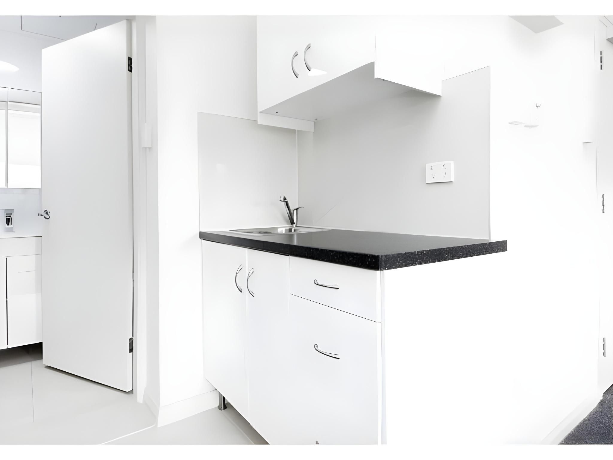 Excelsior Apartments Large Twin Room 3