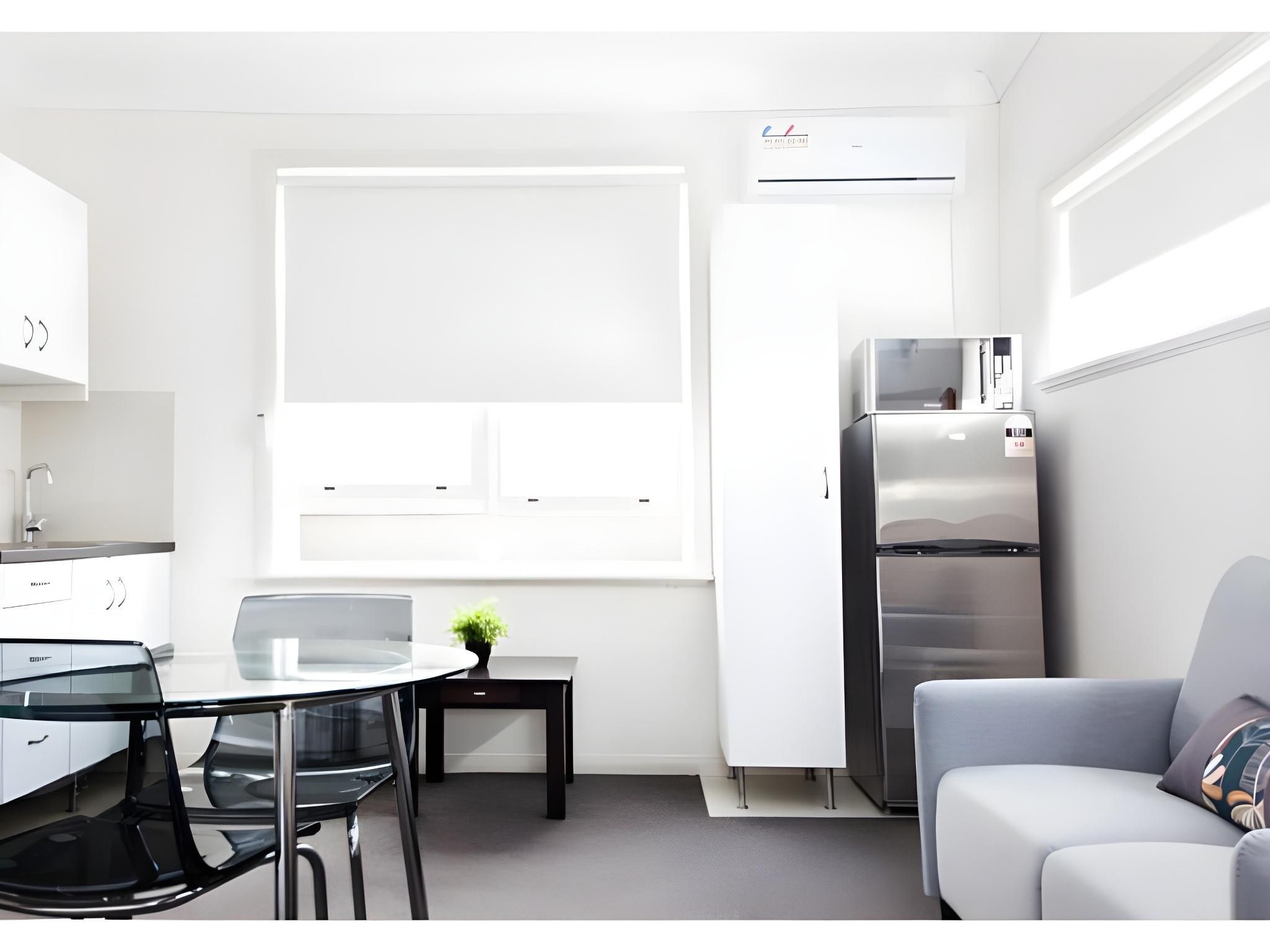 Excelsior Apartments Large Twin Room