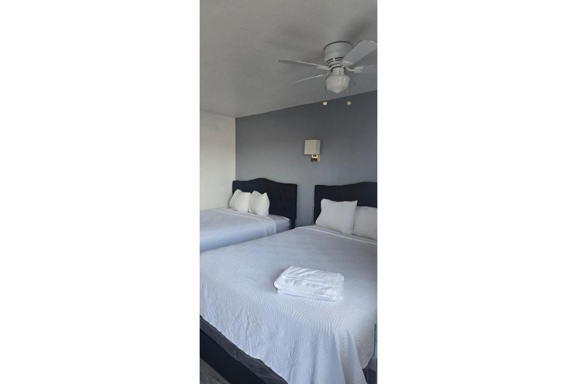 Hotel O Motel 10 Lordsburg I-10 2 Queen Beds Non-Smoking 2