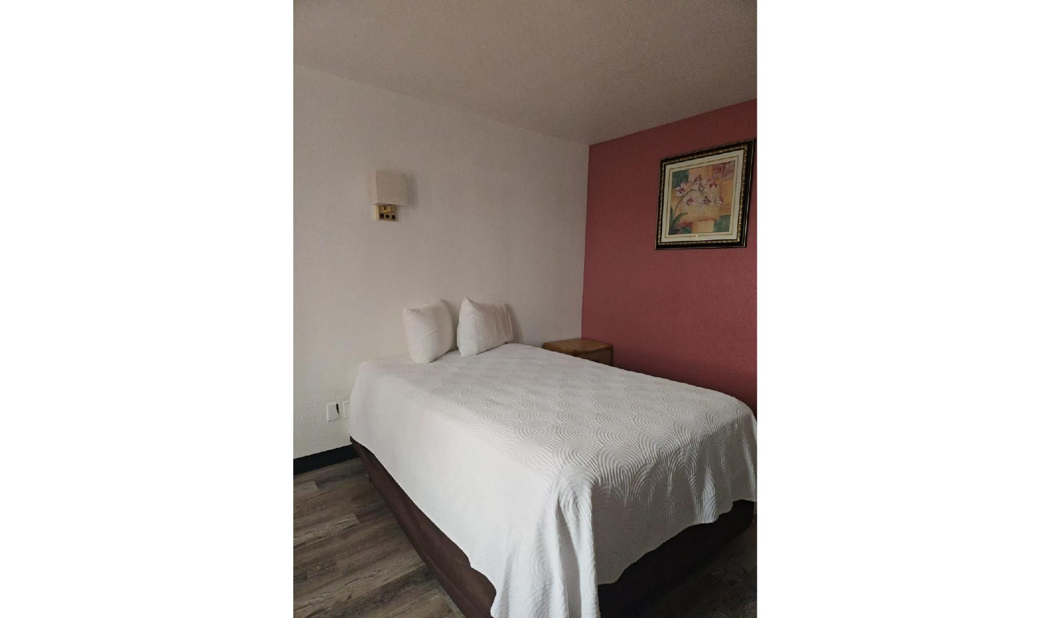 Hotel O Motel 10 Lordsburg I-10 Queen Bed Non-Smoking 3