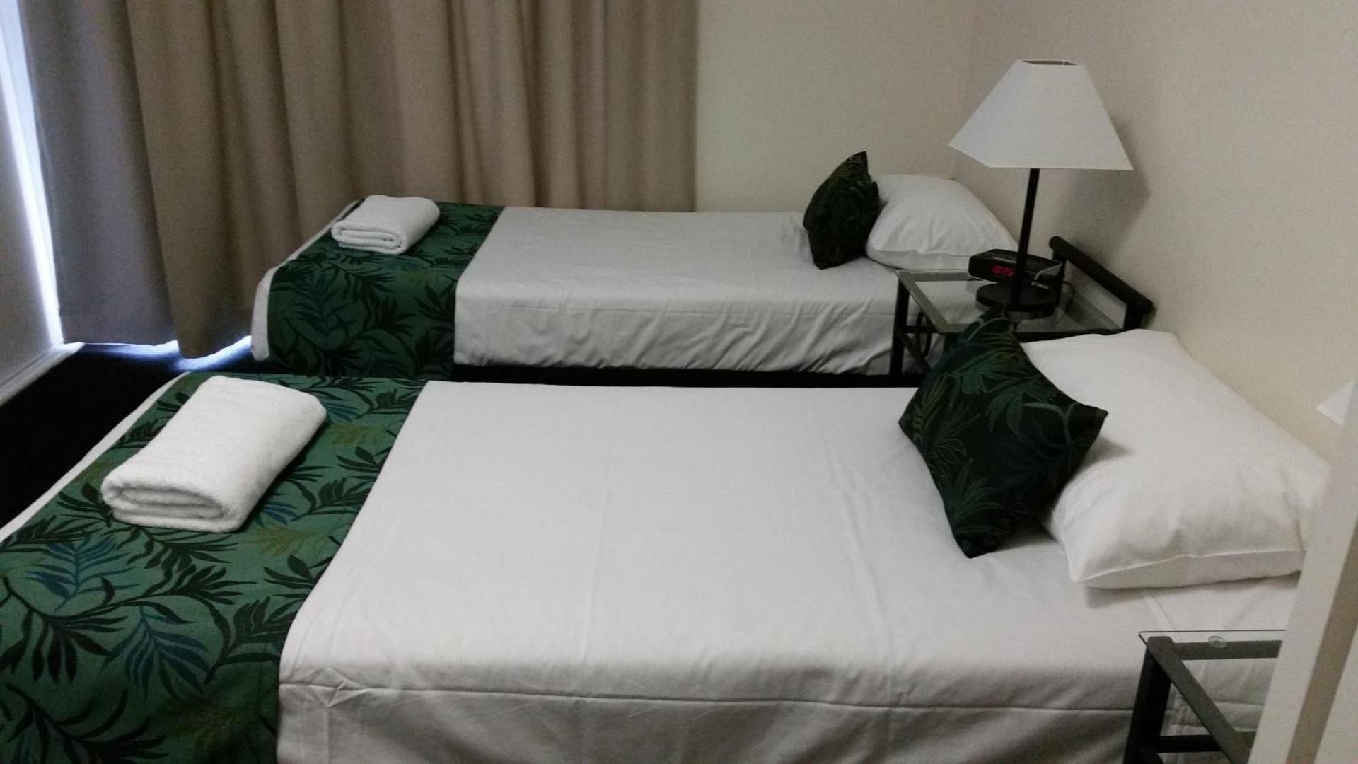 Port Denison Motor Inn Twin Room 3