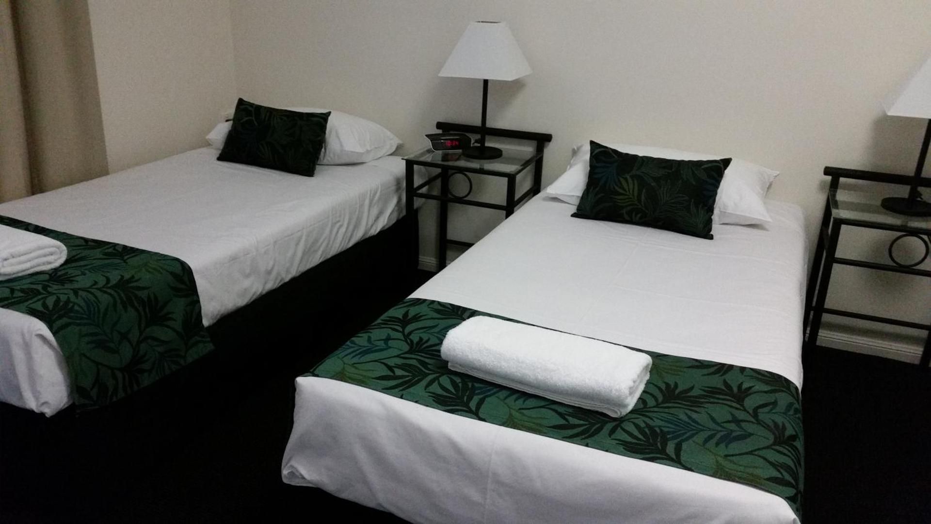 Port Denison Motor Inn Twin Room