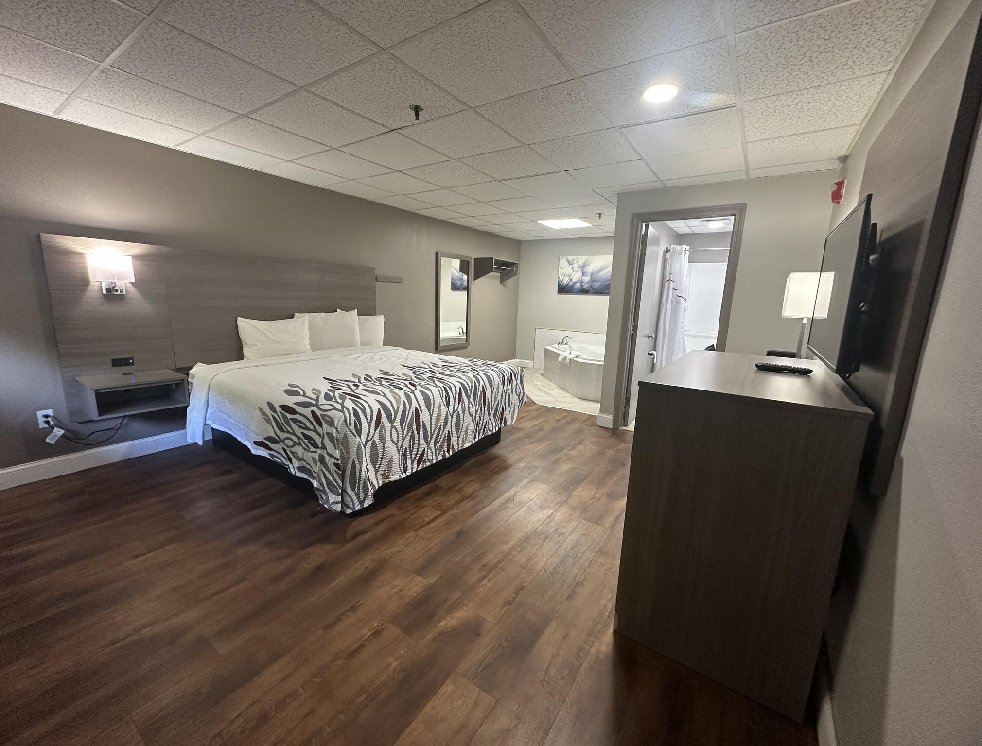 Superior King with Jetted Tub Non-Smoking