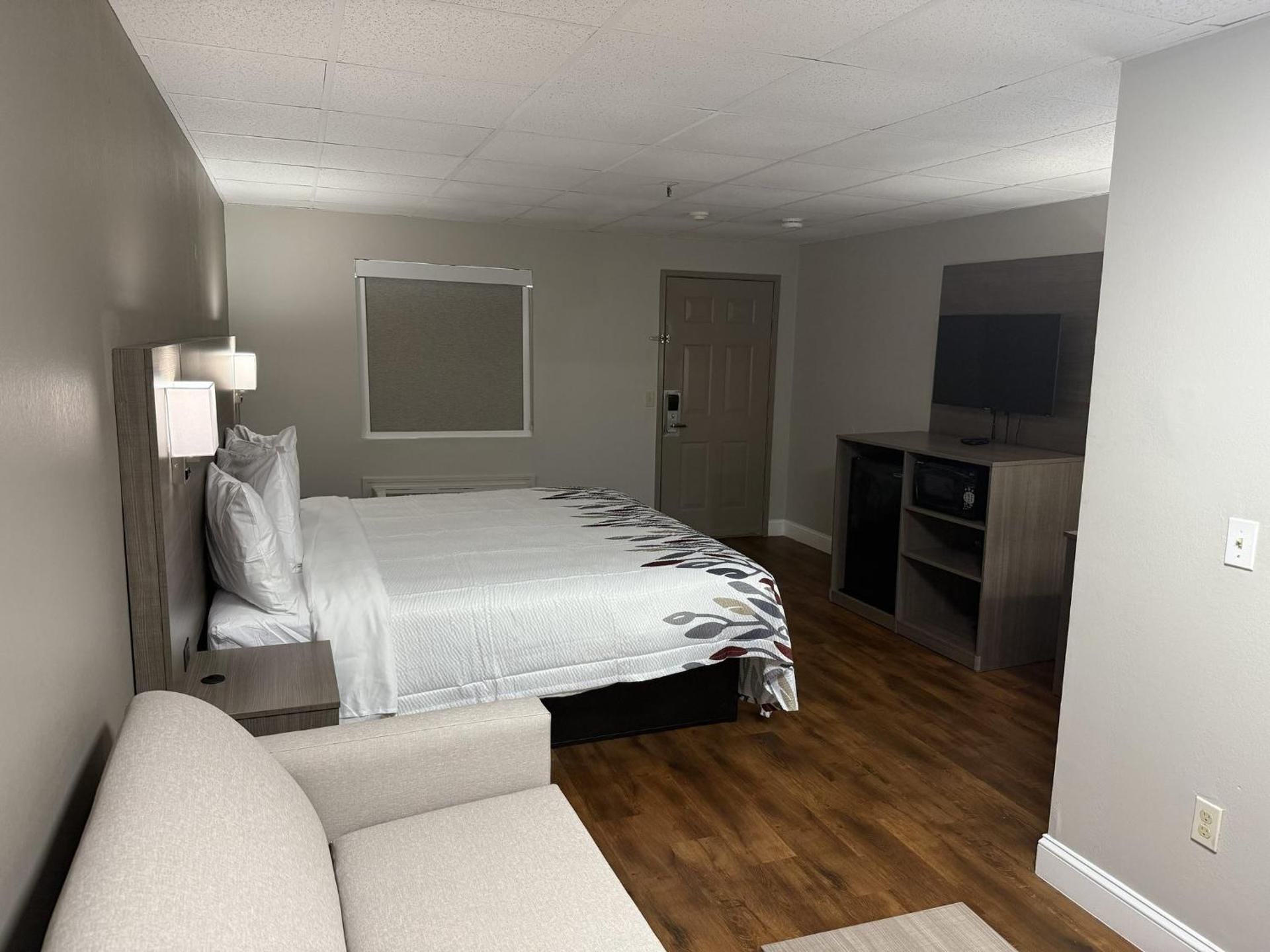 Superior King Room with Sofa Bed - Non-Smoking