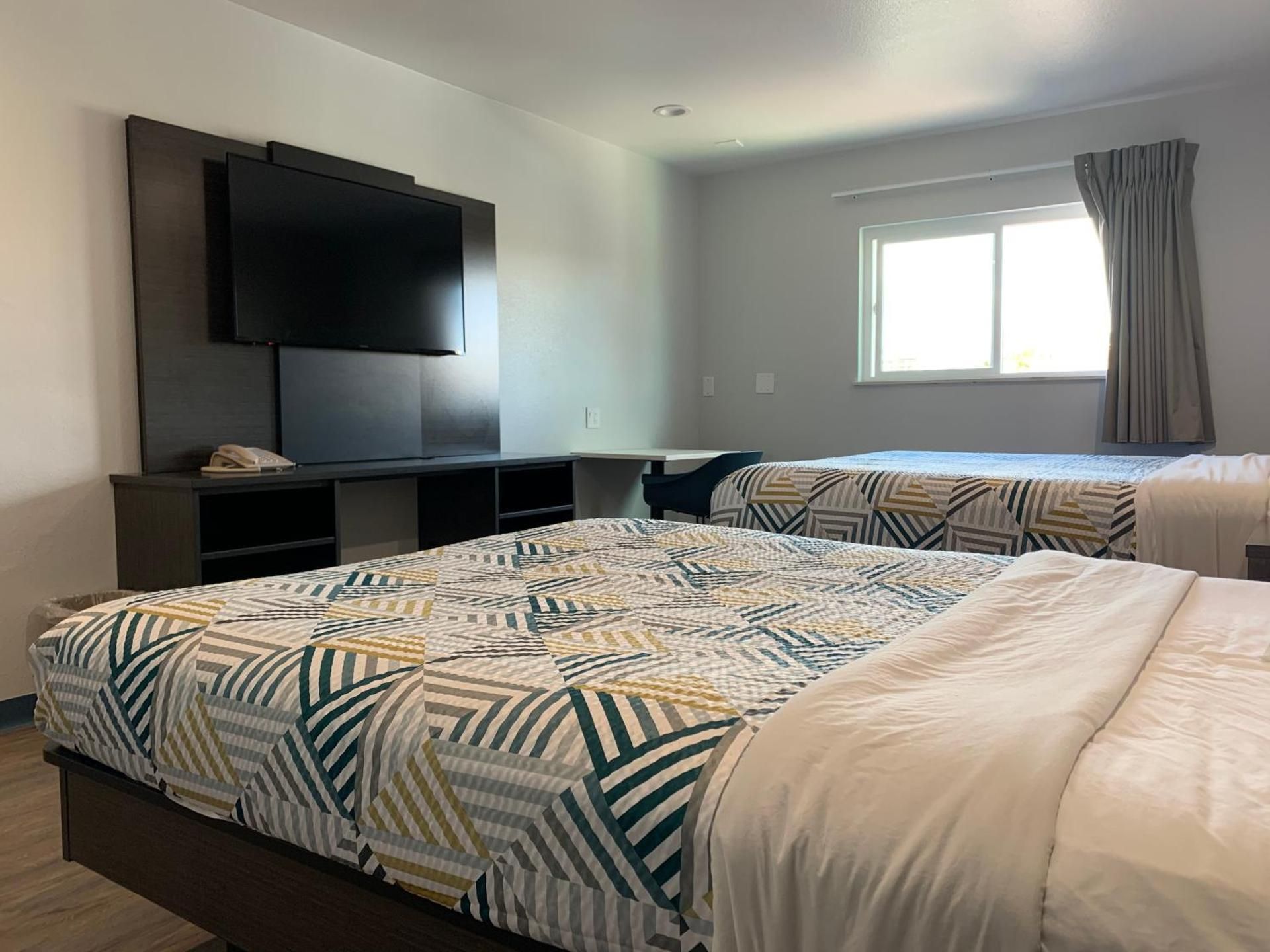 Motel 6 Bullhead City, AZ 2 Queen Beds | Non-Smoking, Micfridge 2