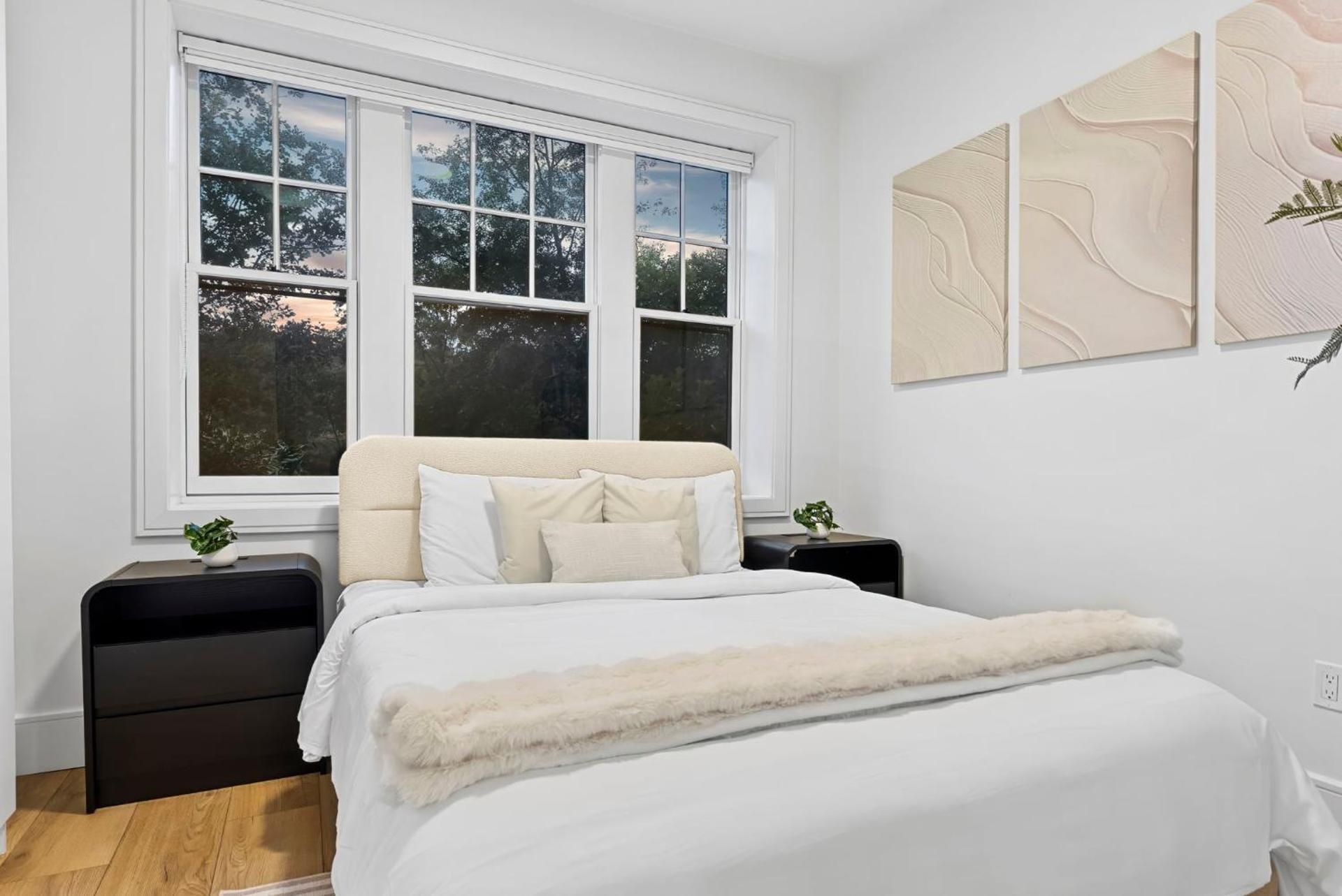 Standard Queen Room