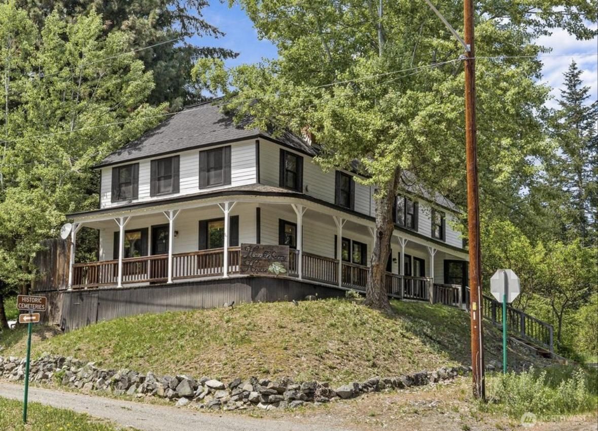 Huckleberry House Room 1 - King Suite 2